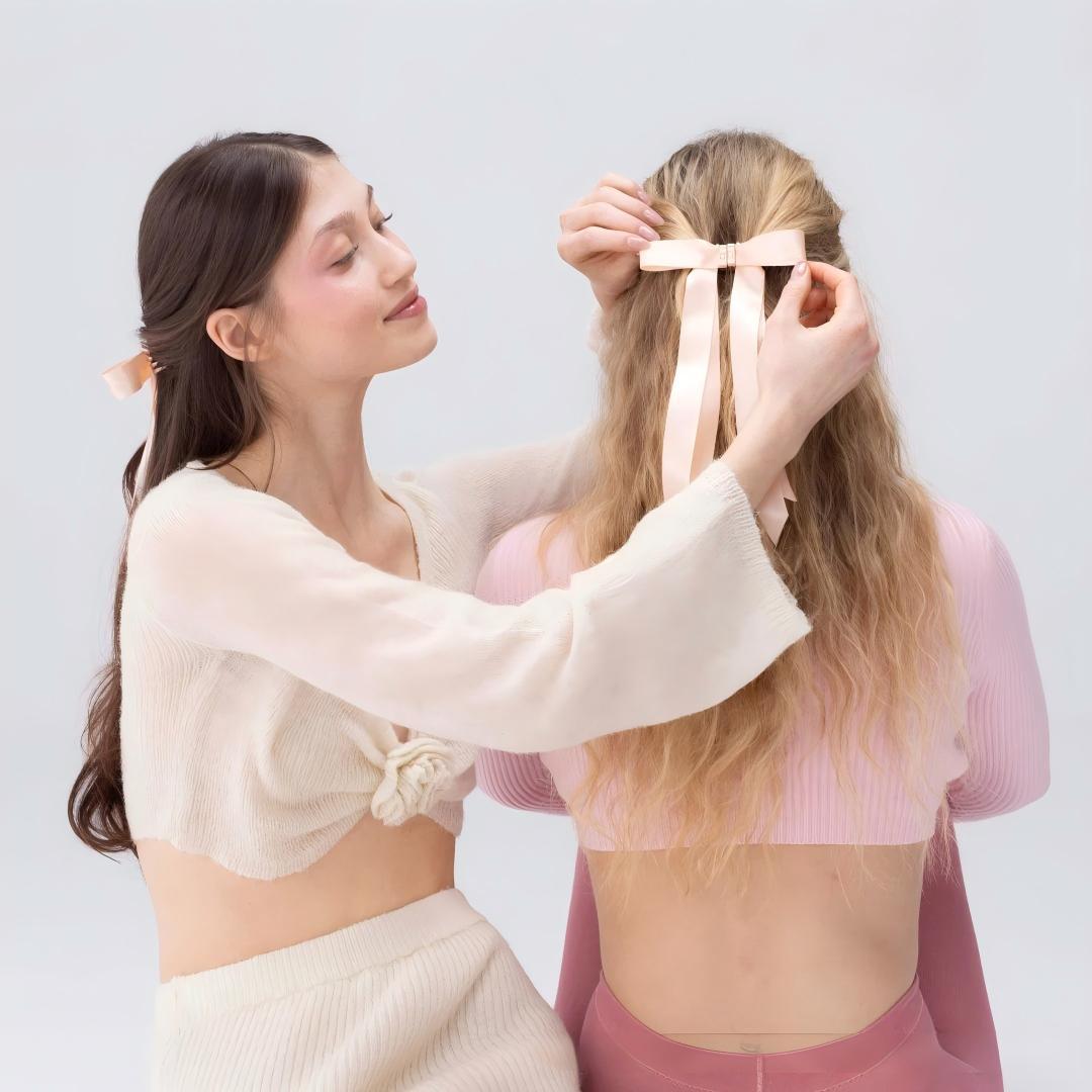 🎀 Metal Bow Magnetic Hair Clip 🎁 Buy 1 Get 2 Free ⏰ Limited-Time Offer